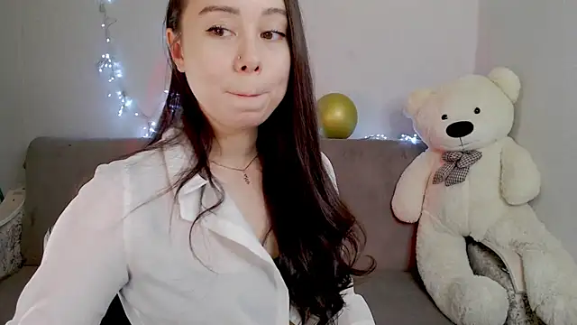 AlinaWett online show from 10.25.25