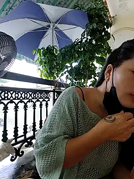 Snapshot of lyna_bl chatting on 10.08.25 lyna bl online show from 10.08.25