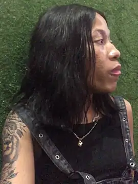 Snapshot of Kylie_Hairy_Bbc chatting on 12.20.24 Kylie Hairy Bbc online show from 12.20.24