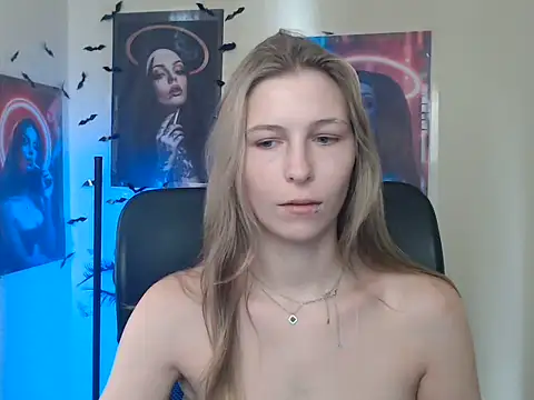 Snapshot of StrangerGi chatting on 07.20.26 StrangerGi online show from 07.20.26