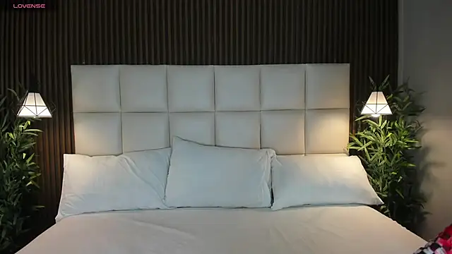 Snapshot of CailynBrowm chatting on 11.14.25 CailynBrowm online show from 11.14.25