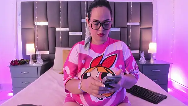 Snapshot of talivega chatting on 02.08.26 talivega online show from 02.08.26