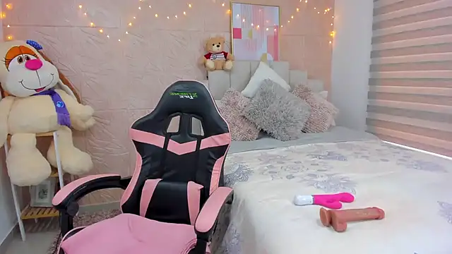 emilyharrix online show from 12.01.24