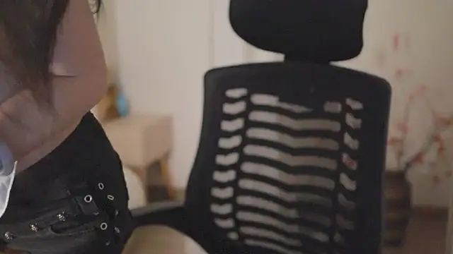 Snapshot of sinnn chatting on 12.19.25 sinnn online show from 12.19.25