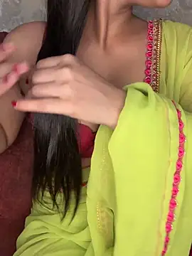 Snapshot of sexy_shivi chatting on 09.28.25 sexy shivi online show from 09.28.25