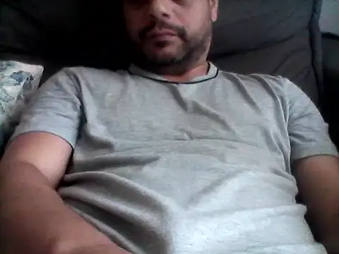 Snapshot of HornyBeachBoyBR chatting on 09.15.25 HornyBeachBoyBR online show from 09.15.25