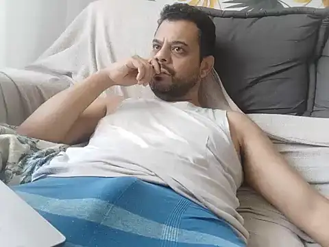 Snapshot of HornyBeachBoyBR chatting on 09.19.25 HornyBeachBoyBR online show from 09.19.25