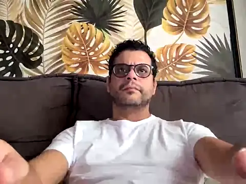 Snapshot of HornyBeachBoyBR chatting on 05.30.26 HornyBeachBoyBR online show from 05.30.26