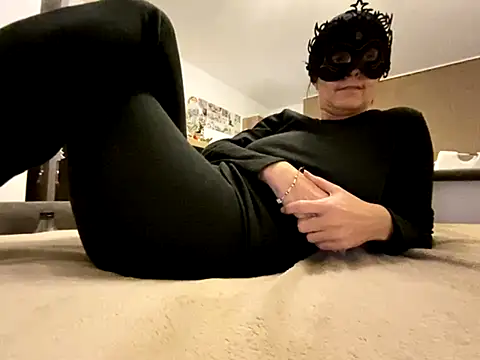 Marilou1983 online show from 01.05.26