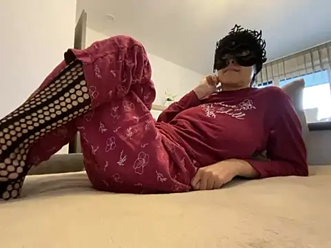 Marilou1983 online show from 05.11.26