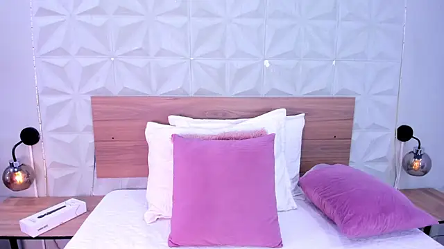 Snapshot of Stacey_white_ chatting on 02.10.26 Stacey white online show from 02.10.26