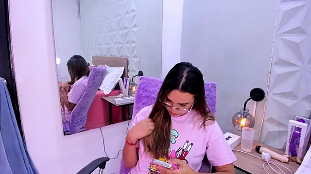 Snapshot of Stacey_white_ chatting on 02.19.26 Stacey white online show from 02.19.26