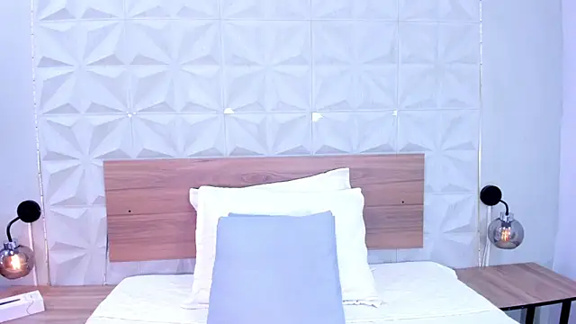 Stacey white  online show from 04.01.26