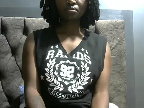 Snapshot of black_queen6 chatting on 05.18.26 black queen6 online show from 05.18.26
