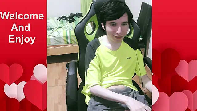 Snapshot of Twink_martinboy chatting on 07.16.26 Twink martinboy online show from 07.16.26