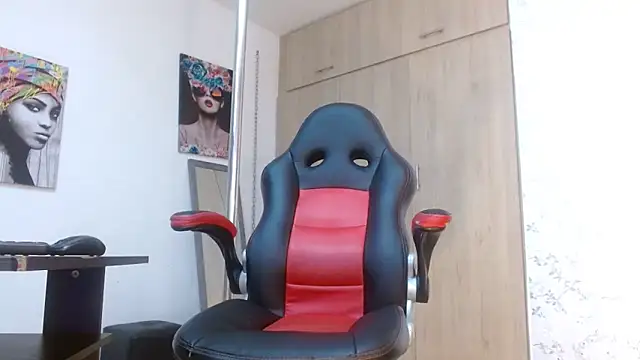 PaulinaRubio  online show from 01.07.25