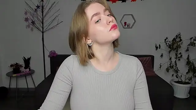 AidaPerry online show from 12.11.24