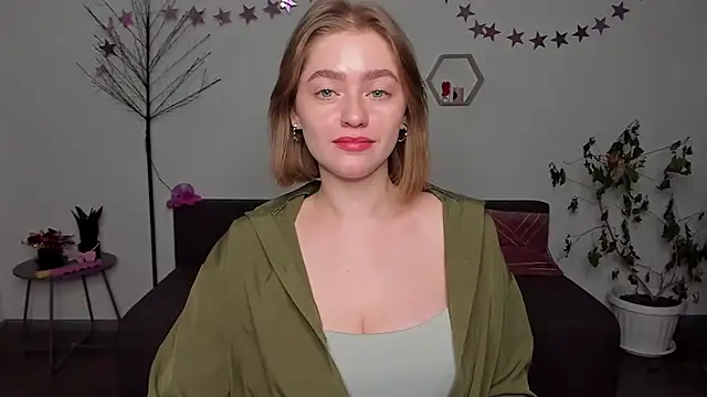 AidaPerry online show from 12.23.24