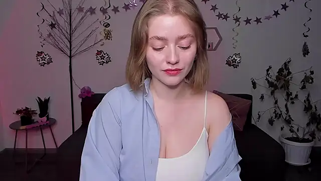 AidaPerry online show from 01.07.25