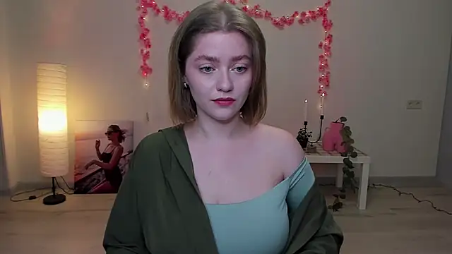 AidaPerry online show from 01.15.25