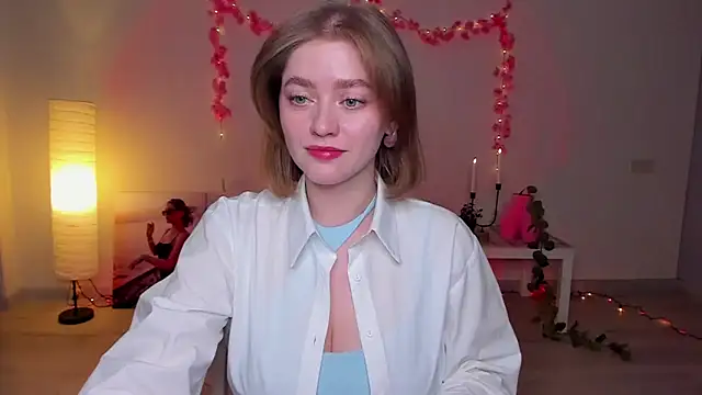 AidaPerry online show from 01.17.25