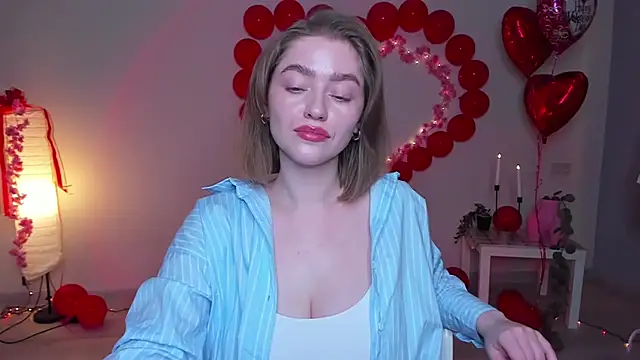 AidaPerry online show from 02.14.25