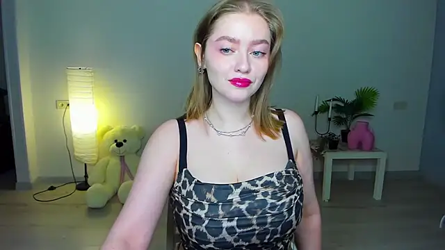 AidaPerry online show from 09.28.25