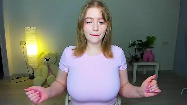 AidaPerry online show from 10.08.25