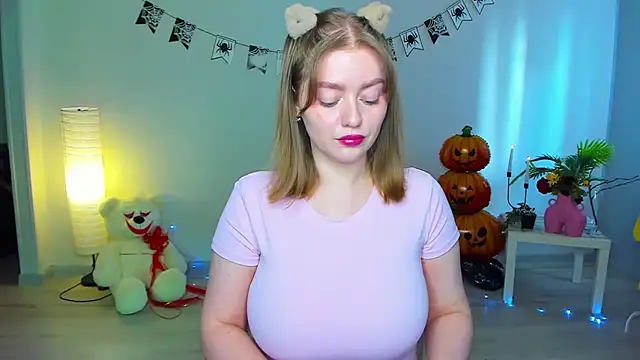 AidaPerry online show from 10.23.25