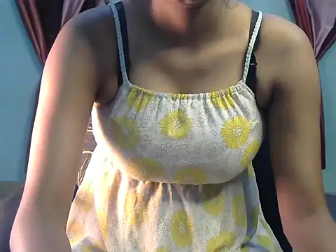 Snapshot of shrishtiGill chatting on 12.21.24 shrishtiGill online show from 12.21.24