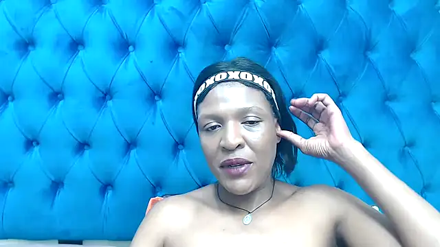 Snapshot of SpicyQueenxxxx chatting on 04.03.26 SpicyQueenxxxx online show from 04.03.26