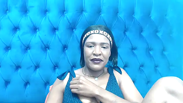 Snapshot of SpicyQueenxxxx chatting on 04.15.26 SpicyQueenxxxx online show from 04.15.26
