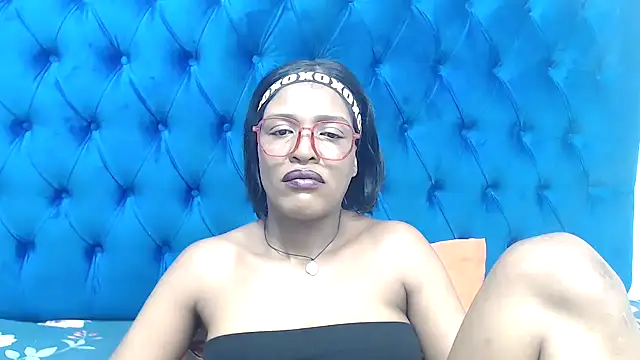 Snapshot of SpicyQueenxxxx chatting on 04.18.26 SpicyQueenxxxx online show from 04.18.26
