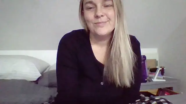 Snapshot of scrummymummy2 chatting on 01.18.26 scrummymummy2 online show from 01.18.26
