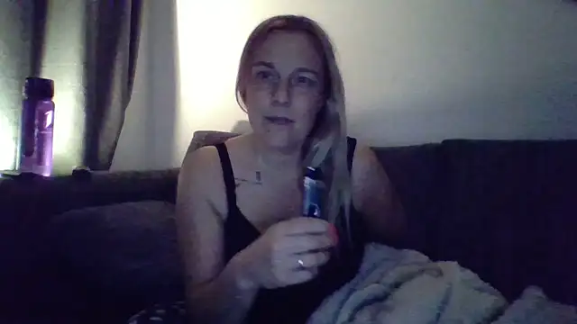 Snapshot of scrummymummy2 chatting on 03.28.26 scrummymummy2 online show from 03.28.26