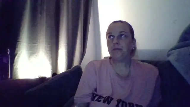Snapshot of scrummymummy2 chatting on 04.06.26 scrummymummy2 online show from 04.06.26