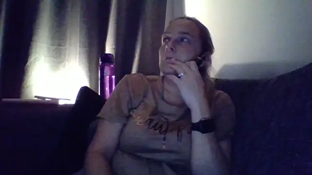 Snapshot of scrummymummy2 chatting on 05.13.26 scrummymummy2 online show from 05.13.26