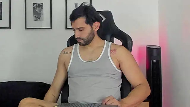 Snapshot of Dereck_vega chatting on 07.04.26 Dereck vega online show from 07.04.26