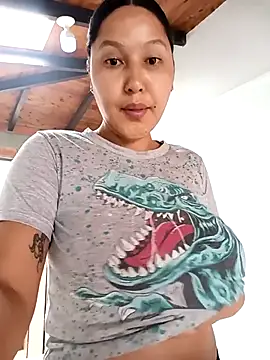 Snapshot of SamaraJay1 chatting on 04.15.26 SamaraJay1 online show from 04.15.26