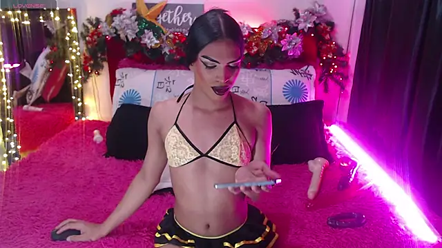 Snapshot of MARGOTFERRER chatting on 01.08.25 MARGOTFERRER online show from 01.08.25