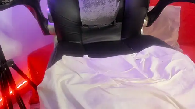 Snapshot of iambrihana chatting on 02.13.25 iambrihana online show from 02.13.25