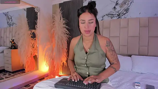 EmmaTorres  online show from 02.23.26