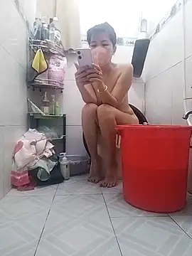 Snapshot of HimiJim chatting on 04.14.26 HimiJim online show from 04.14.26