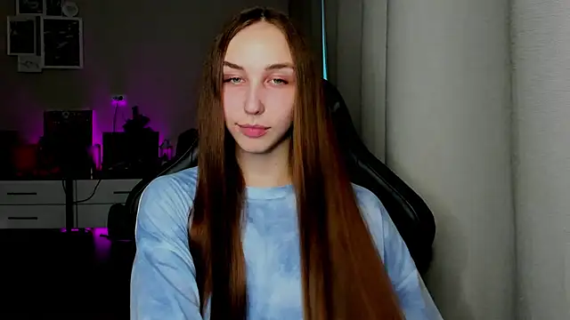 Snapshot of Sm0ly chatting on 06.03.26 Sm0ly online show from 06.03.26