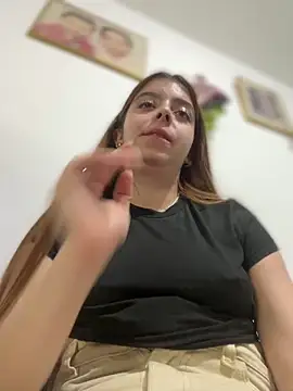 Snapshot of Cloew_Marz chatting on 02.11.25 Cloew Marz online show from 02.11.25