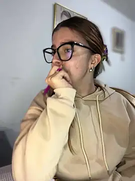 Snapshot of Cloew_Marz chatting on 02.23.25 Cloew Marz online show from 02.23.25