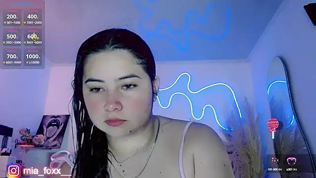 Mia foxx  online show from 09.10.25