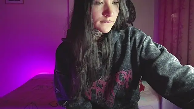 Snapshot of isabelle_pretty chatting on 04.15.26 isabelle pretty online show from 04.15.26