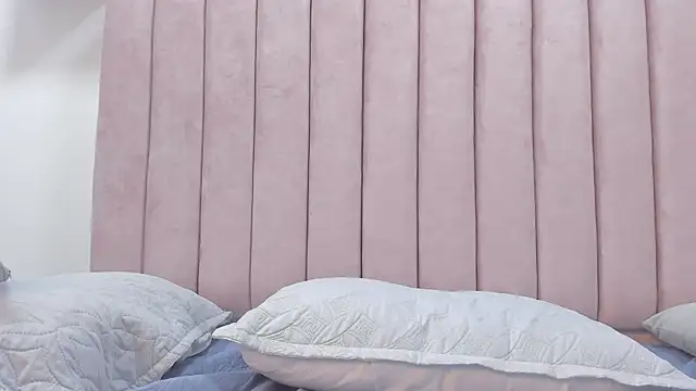 camila  herrera online show from 02.04.25