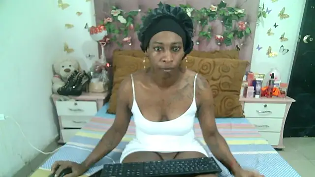 Snapshot of ValeriaTsx chatting on 11.21.25 ValeriaTsx online show from 11.21.25